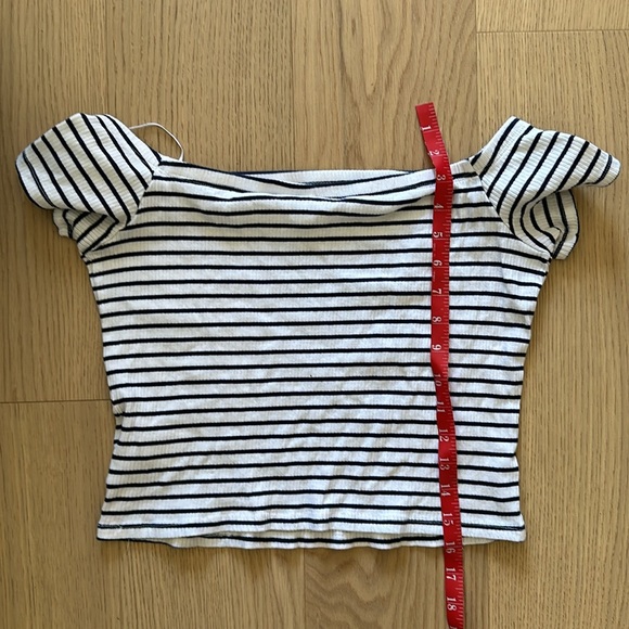 Divided Crop Top - Picture 5 of 5